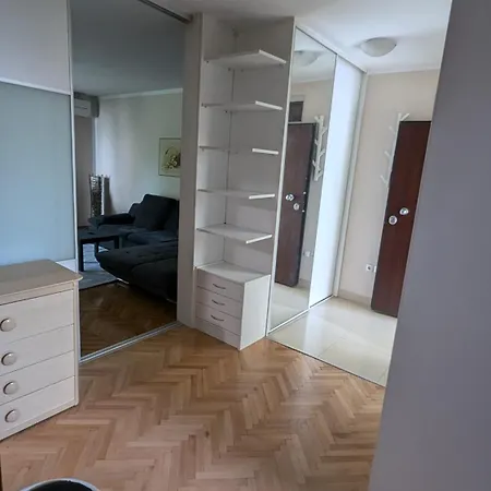 Stan Daleka Obala Apartament *