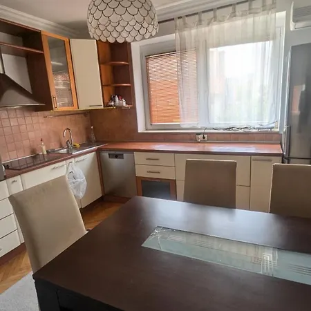 Stan Daleka Obala Mostar