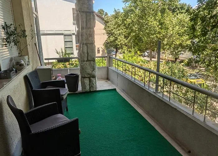 Stan Daleka Obala * موستار